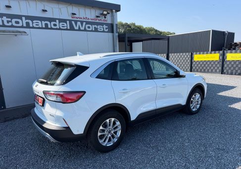 Ford Kuga, 2022