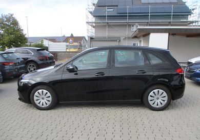 Mercedes-Benz B 180, 2022