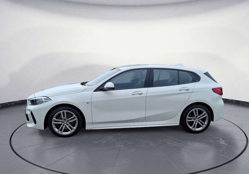 BMW 118, 2021