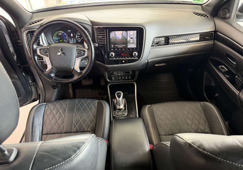 Mitsubishi Outlander, 2021 2