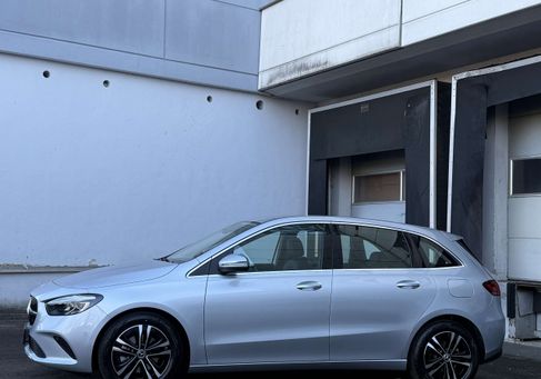 Mercedes-Benz B 180, 2025