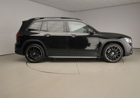 Mercedes-Benz GLB 180, 2023