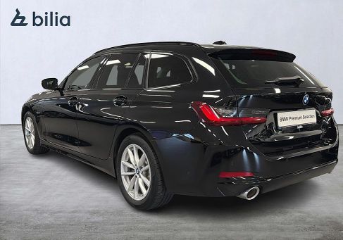 BMW 330, 2023