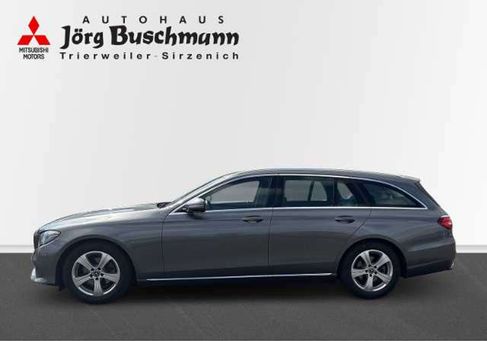 Mercedes-Benz 220, 2018