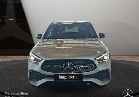 Mercedes-Benz GLA 200, 2022