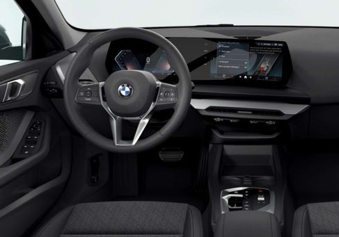 BMW 120, 2025