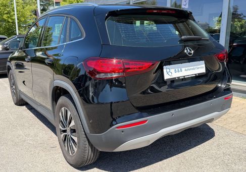 Mercedes-Benz GLA 180, 2023