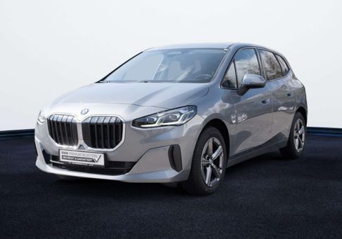 BMW 220, 2025 2