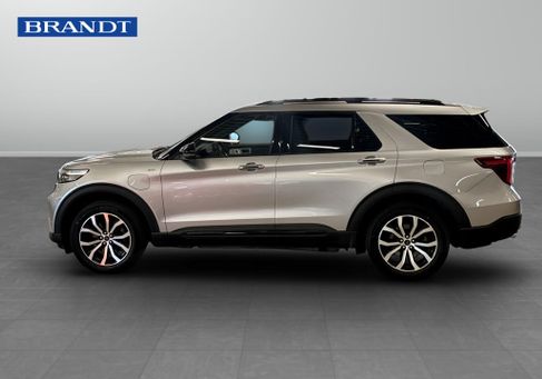 Ford Explorer, 2022