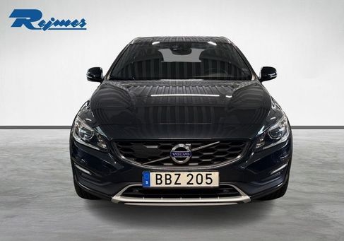 Volvo V60 Cross Country, 2018
