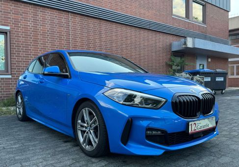 BMW 118, 2022