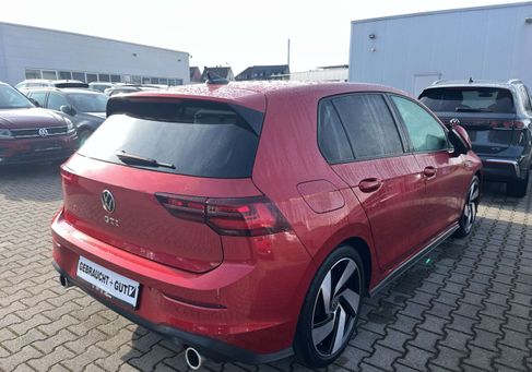Volkswagen Golf, 2022 3