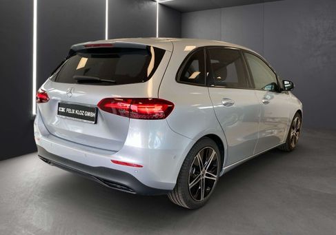 Mercedes-Benz B 200, 2025