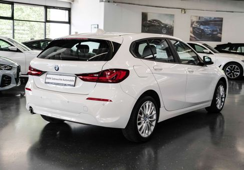 BMW 118, 2022