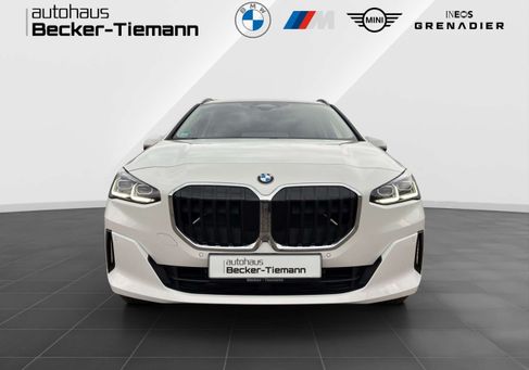 BMW 220, 2025 3