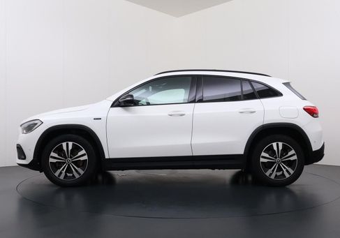 Mercedes-Benz GLA 250, 2020