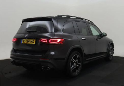 Mercedes-Benz GLB 200, 2021 3
