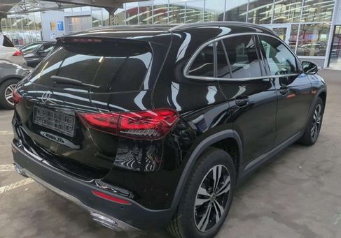 Mercedes-Benz GLA 200, 2020