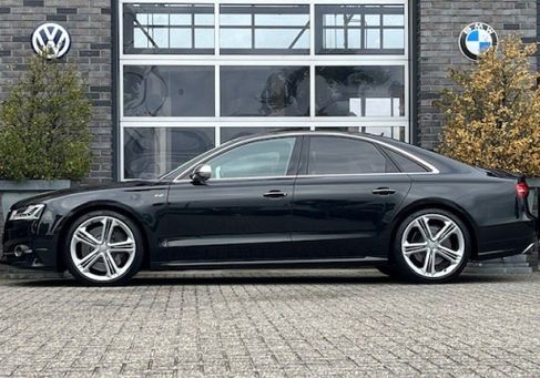 Audi S8, 2015