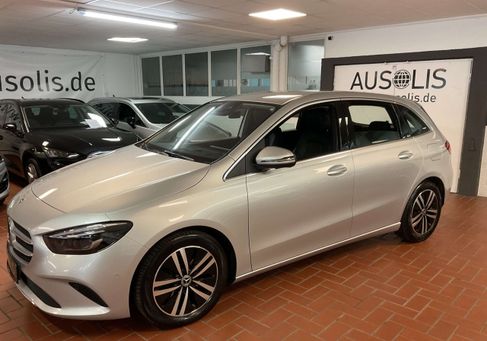 Mercedes-Benz B 220, 2022