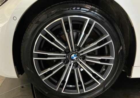 BMW 320, 2021