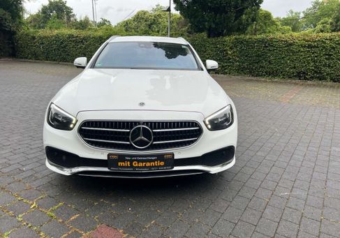 Mercedes-Benz E 220, 2022