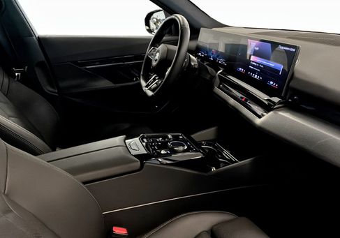 BMW 530, 2026