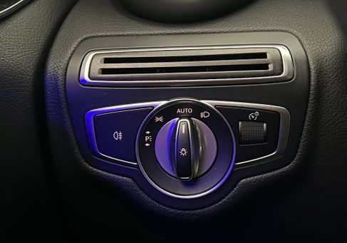 Mercedes-Benz C 300, 2021