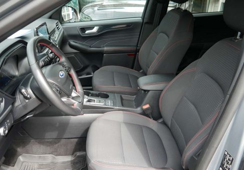 Ford Kuga, 2022