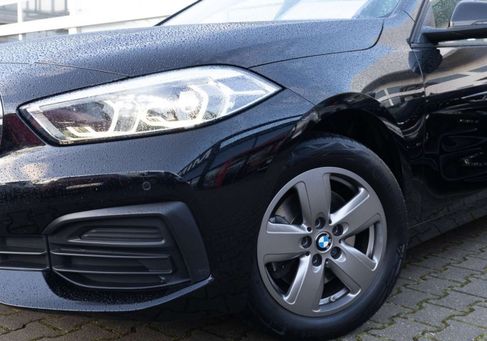 BMW 118, 2021