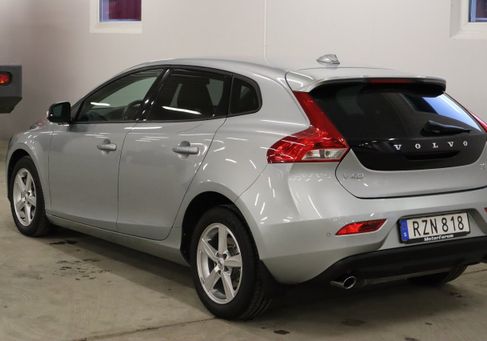Volvo V40, 2018