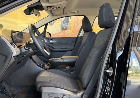 BMW 218, 2025 3