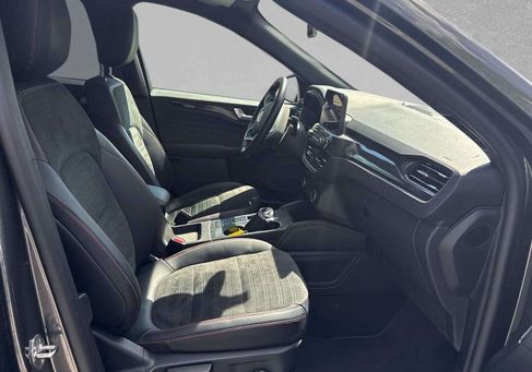 Ford Kuga, 2022