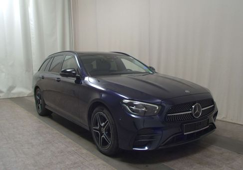 Mercedes-Benz E 300, 2022 3
