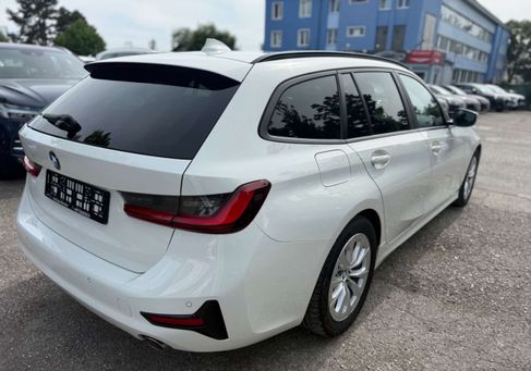 BMW 318, 2022