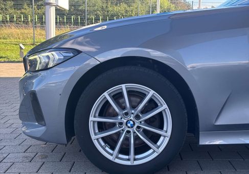 BMW 320, 2023 3