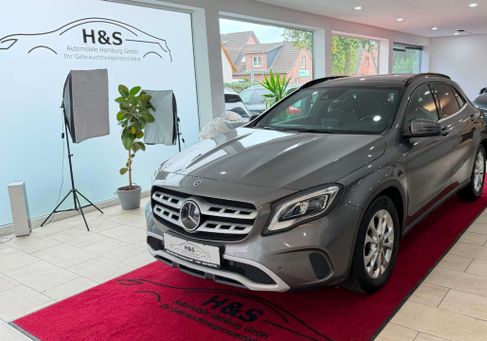 Mercedes-Benz GLA 200, 2018 3