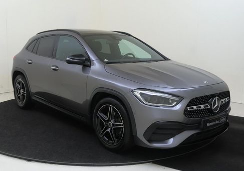 Mercedes-Benz GLA 180, 2022