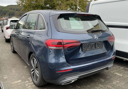 Mercedes-Benz B 220, 2022 2