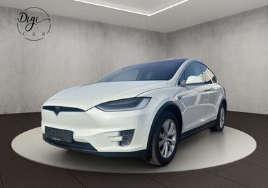 Tesla Model X, 2017