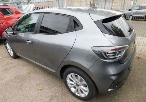 Renault Clio, 2024