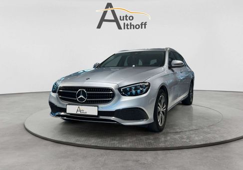 Mercedes-Benz E 200, 2020 3
