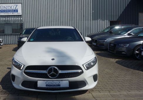 Mercedes-Benz A 200, 2022