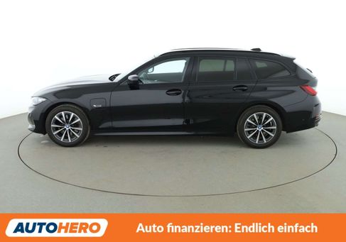 BMW 330, 2023