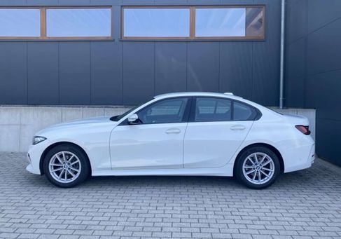 BMW 318, 2025 3