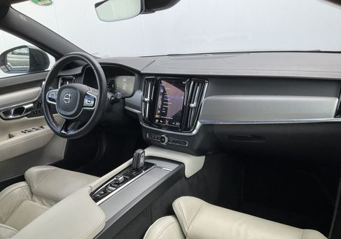 Volvo V90, 2021