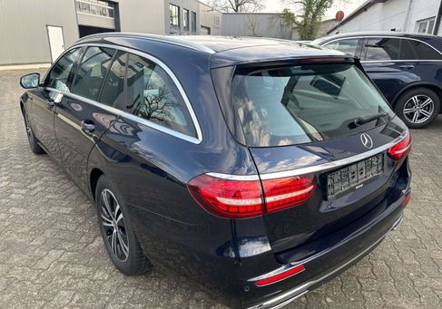 Mercedes-Benz E 220, 2022