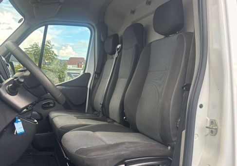 Renault Master, 2022 3