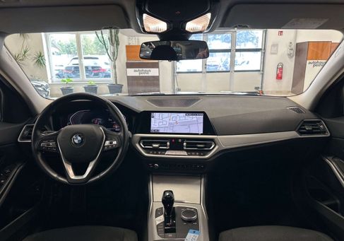 BMW 318, 2022