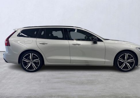 Volvo V60, 2022